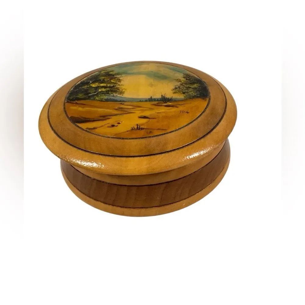 Vintage Round Box Cover Landscape on Cover Warm Tan 6" Round